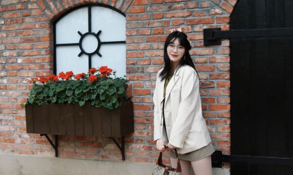아이코닉하고 트렌디한 여성용 탄소 섬유 지갑