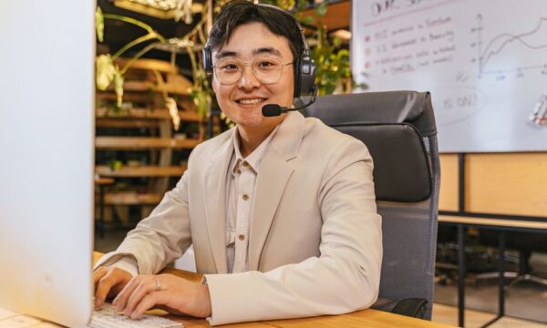 콜센터가 PC를 구입하는 대신 임대하는 것을 선호하는 이유